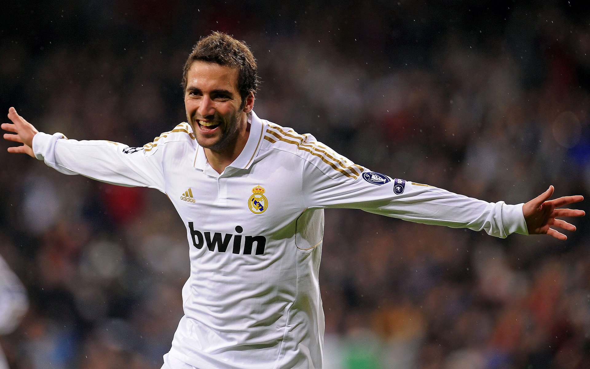 爱游戏官网-纽卡斯尔突袭NBA季后赛？马刺转会名单引爆跨界热，这波操作让人直呼看不懂！